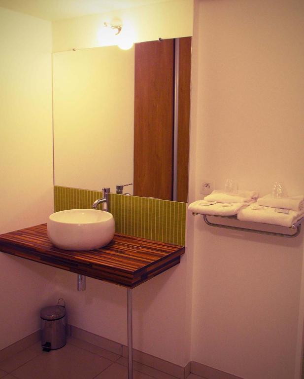 Hotel La Palmeraie Cornebarrieu Ruang foto