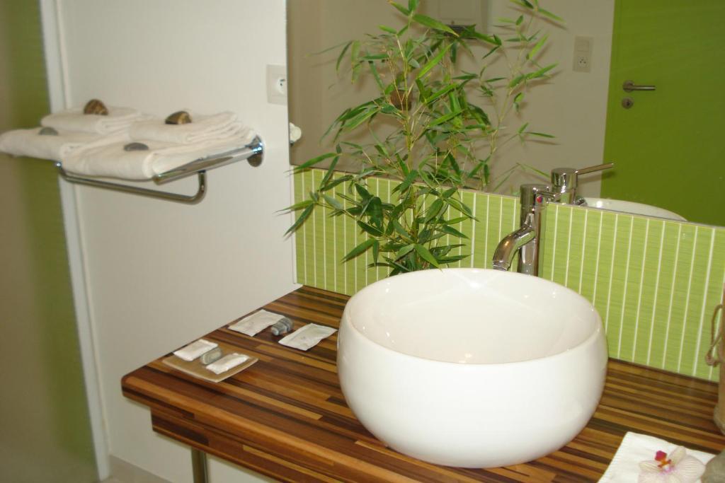 Hotel La Palmeraie Cornebarrieu Bagian luar foto